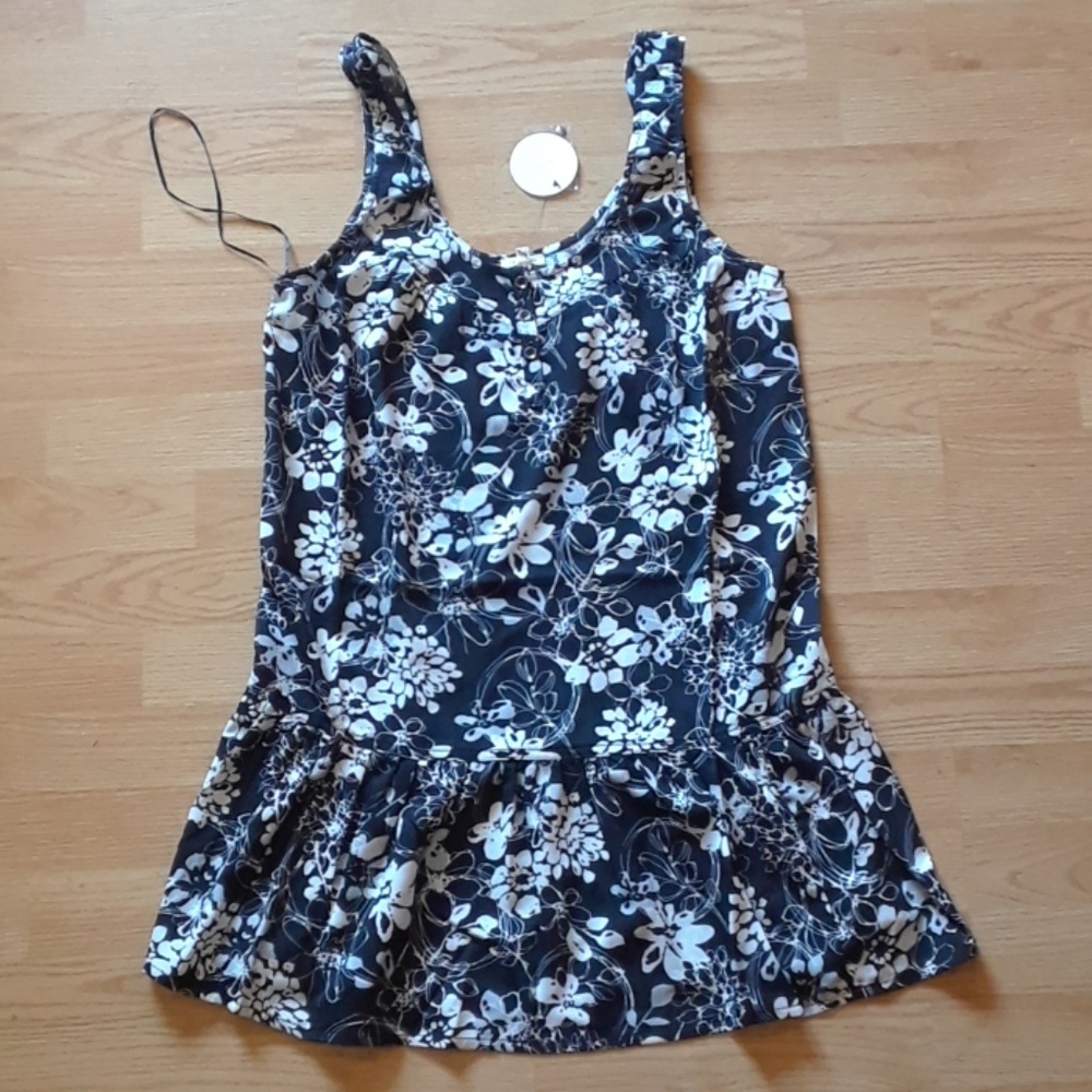 Floral flowy dress NWT